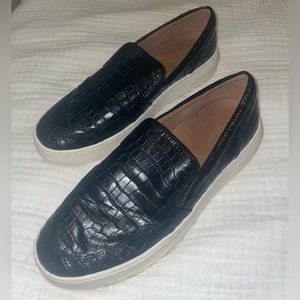 Vionic Dinora Black Croc Sneakers Women’s 10